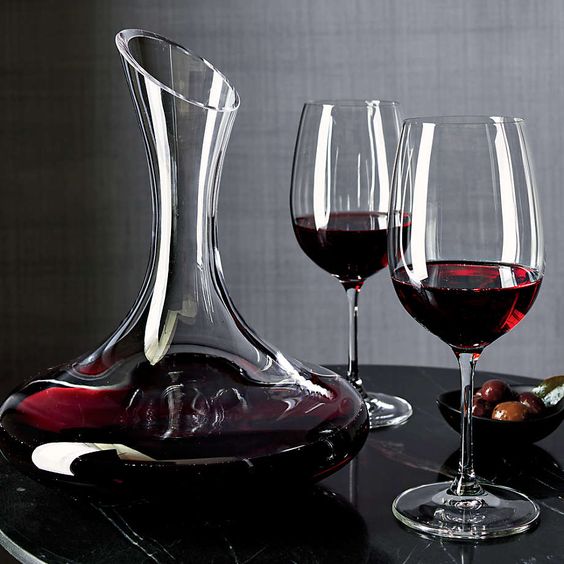 Công dụng và cách sử dụng Decanter rượu vang 6 bình thở rượu vang là gì