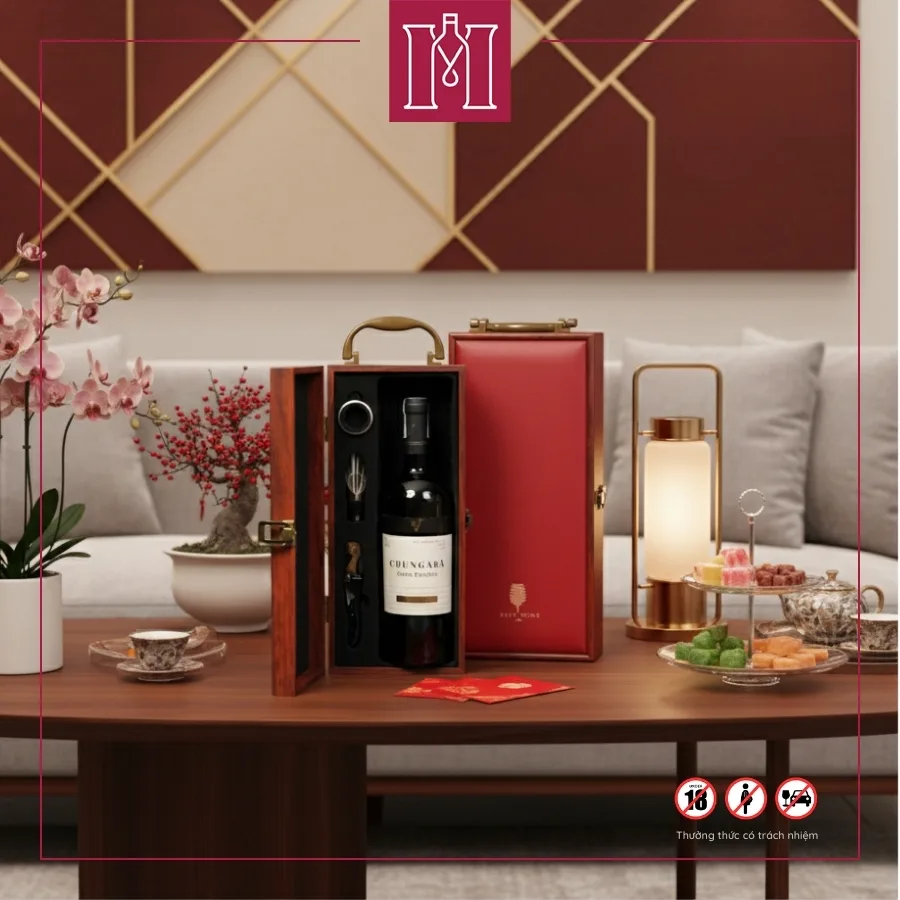 Combo rượu vang Chile San V Chungará Carménère kèm hộp da đơn đỏ, có phụ kiện 2 combo rượu vang đỏ chile san v chungara Carménère kèm hộp da đơn đỏ