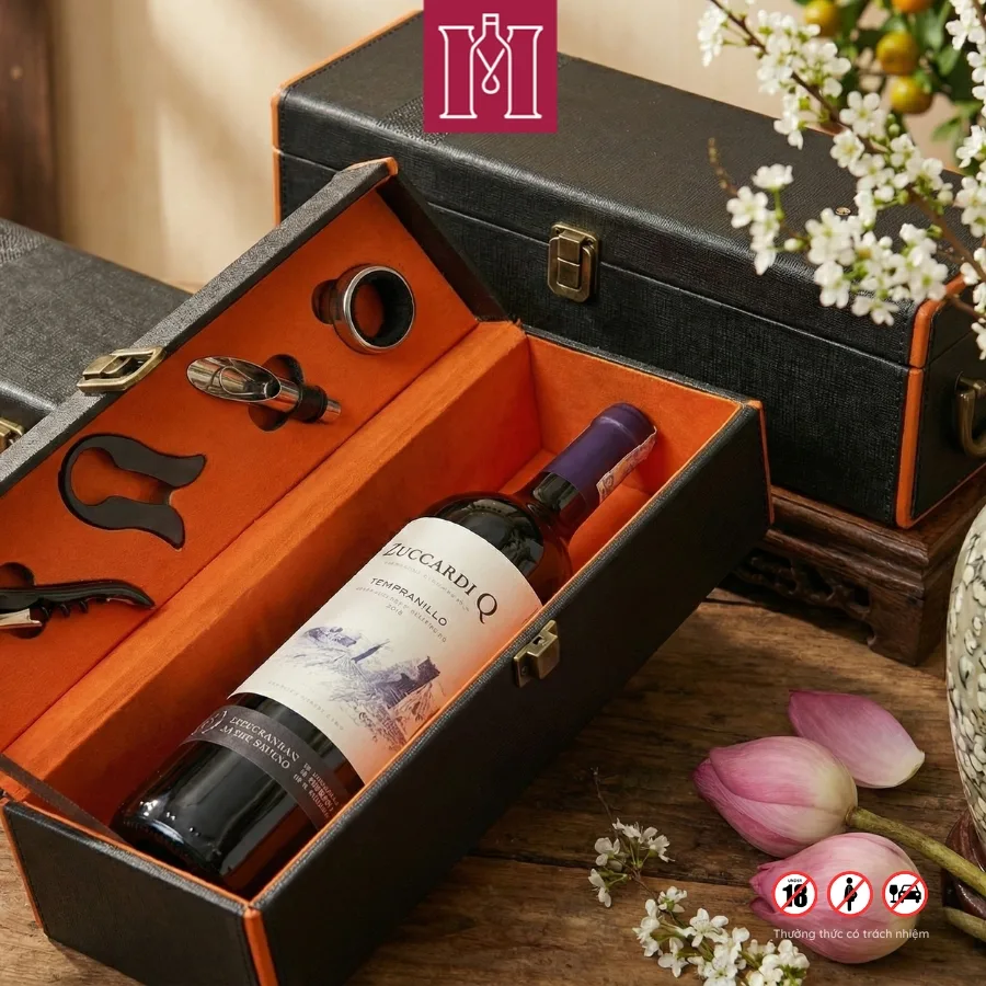 Combo rượu vang Argentina Zuccardi Serie A Tempranillo kèm hộp da đơn đen viền cam, có phụ kiện 2 combo 01 chai rượu vang argentina zuccardi serie a malbec kèm hộp da đen viền cam có phụ kiện